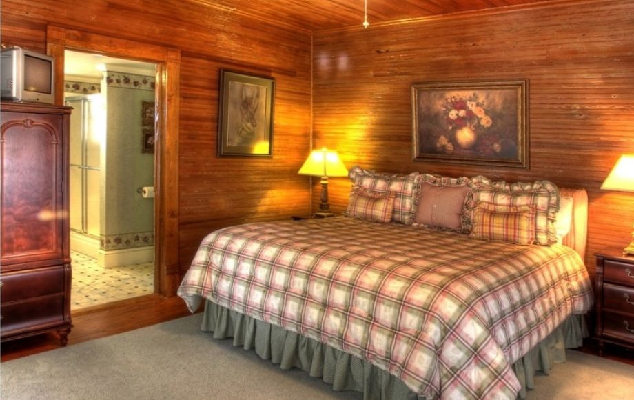 Image for SOLD~“Duck Smith House” Bed & Breakfast 1914 Farmhouse