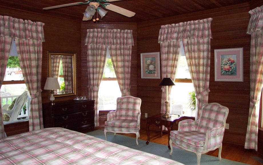 Image for SOLD~“Duck Smith House” Bed & Breakfast 1914 Farmhouse