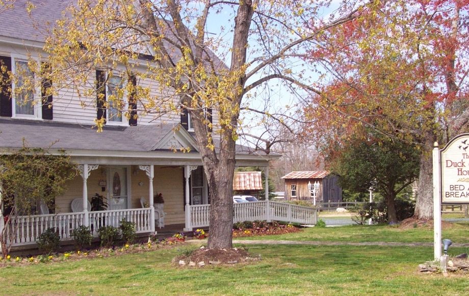 Image for SOLD~“Duck Smith House” Bed & Breakfast 1914 Farmhouse