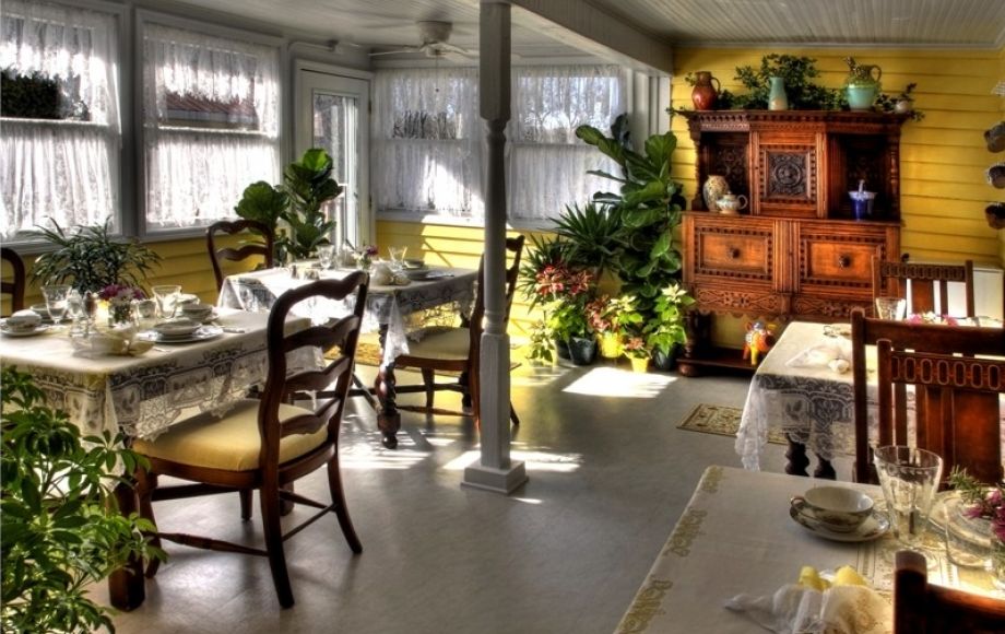 Image for SOLD~“Duck Smith House” Bed & Breakfast 1914 Farmhouse