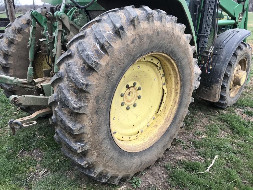 John Deere 7210 tractor
