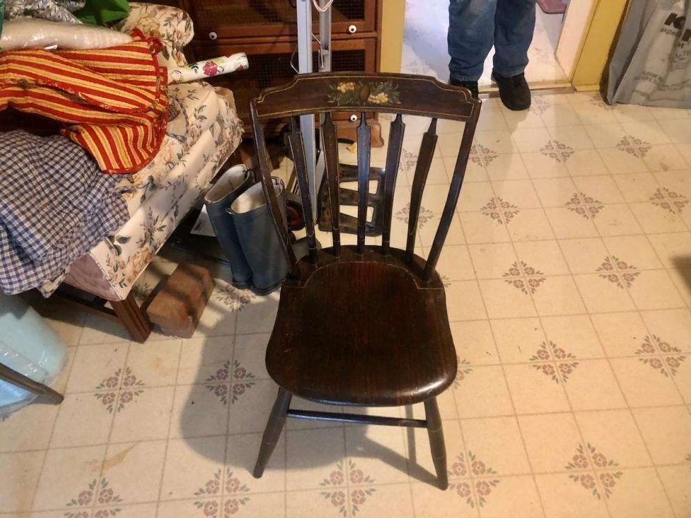 Plank bottom chair