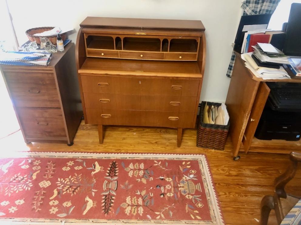Roll top desk