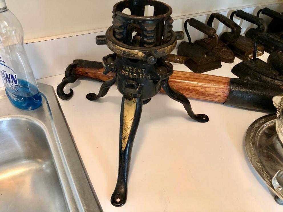 Many antiques and vintage items