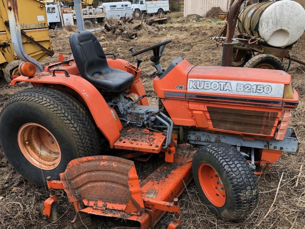 Kubota B2150 4WD with deck, 1630 hrs