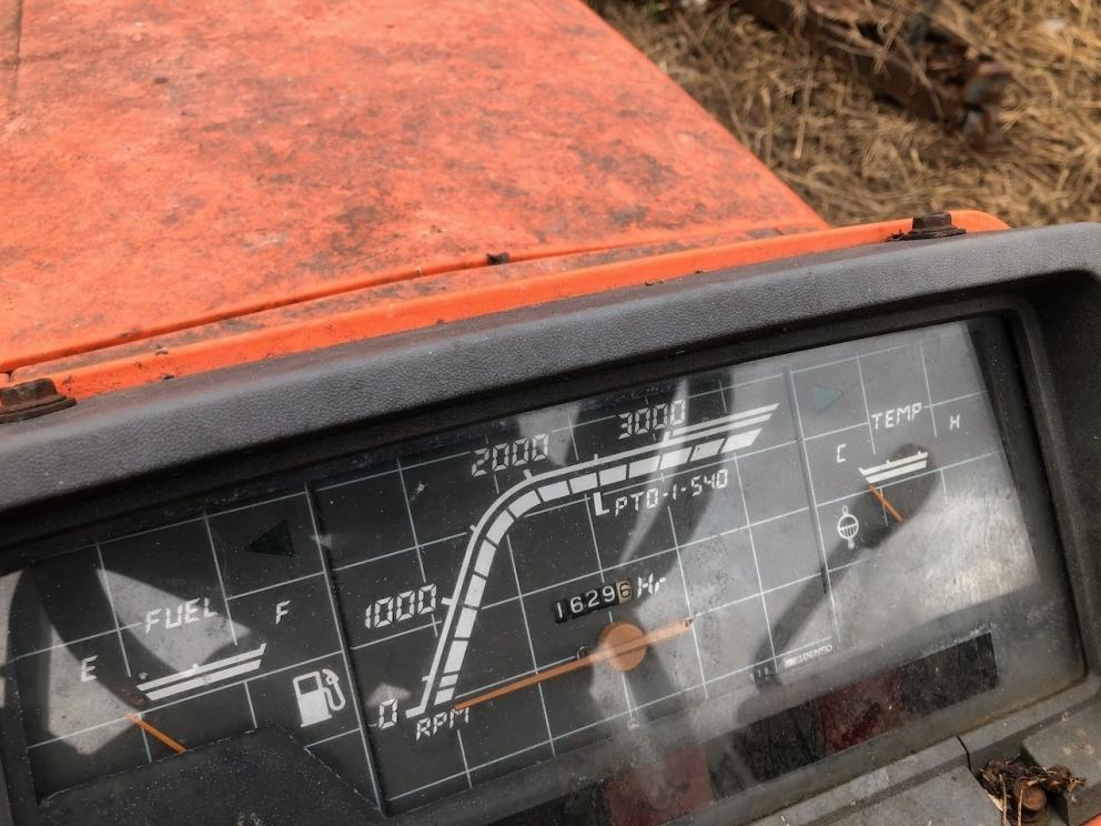 Kubota B2150, 1631 hrs