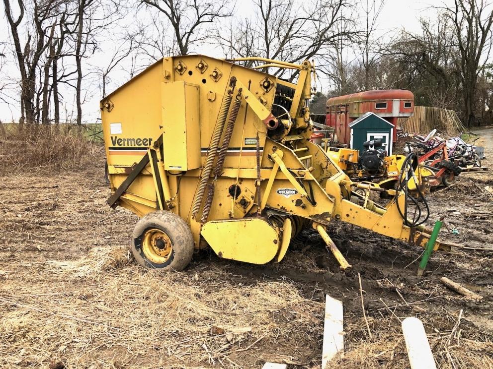 Vermeer Round Baler