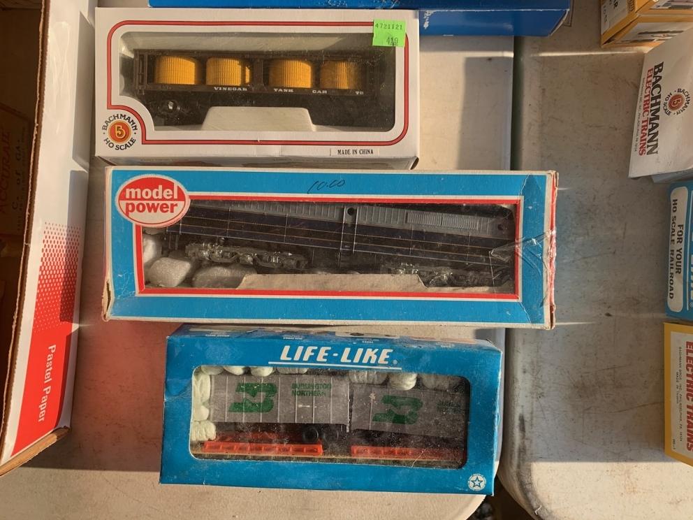 Burlington Northern Semi Trailers, Bachmann vintage tank car