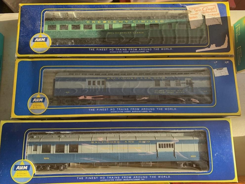 AHM Trains, Crescent Limited Passenger Car, Baltimore & Ohio Mail Cars