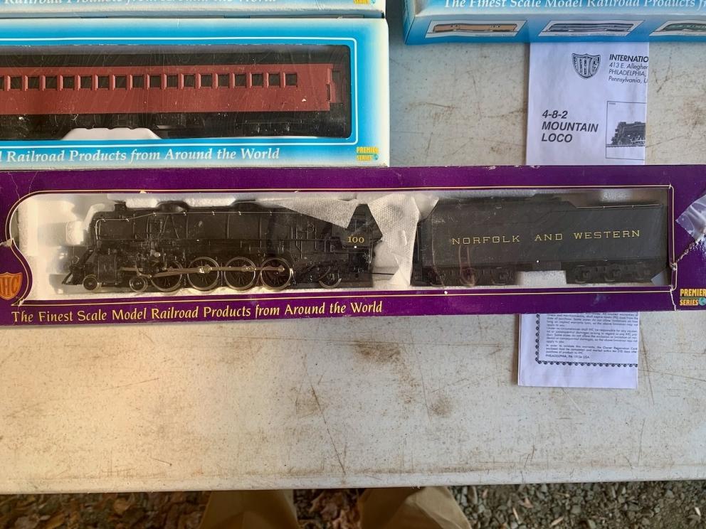 IHC, Norfolk and Western Steam Locomotive and Coal Tender, #100