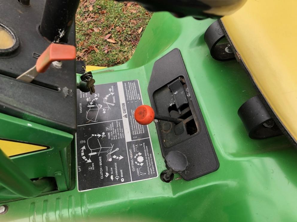 JD 210 with Mower Deck