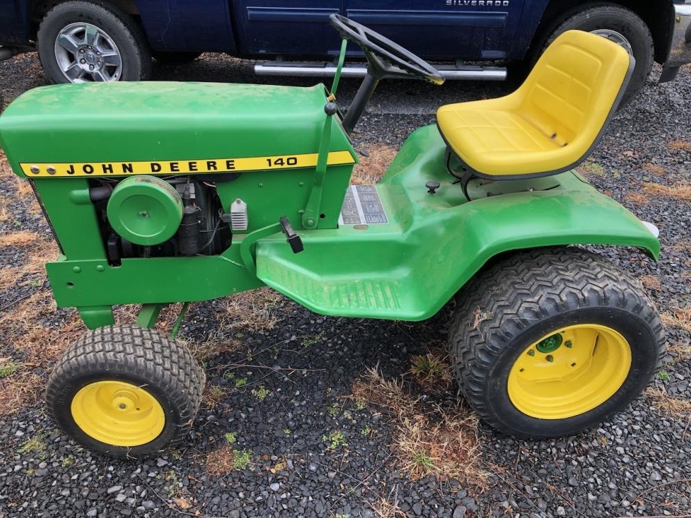 JD 140 Tractor