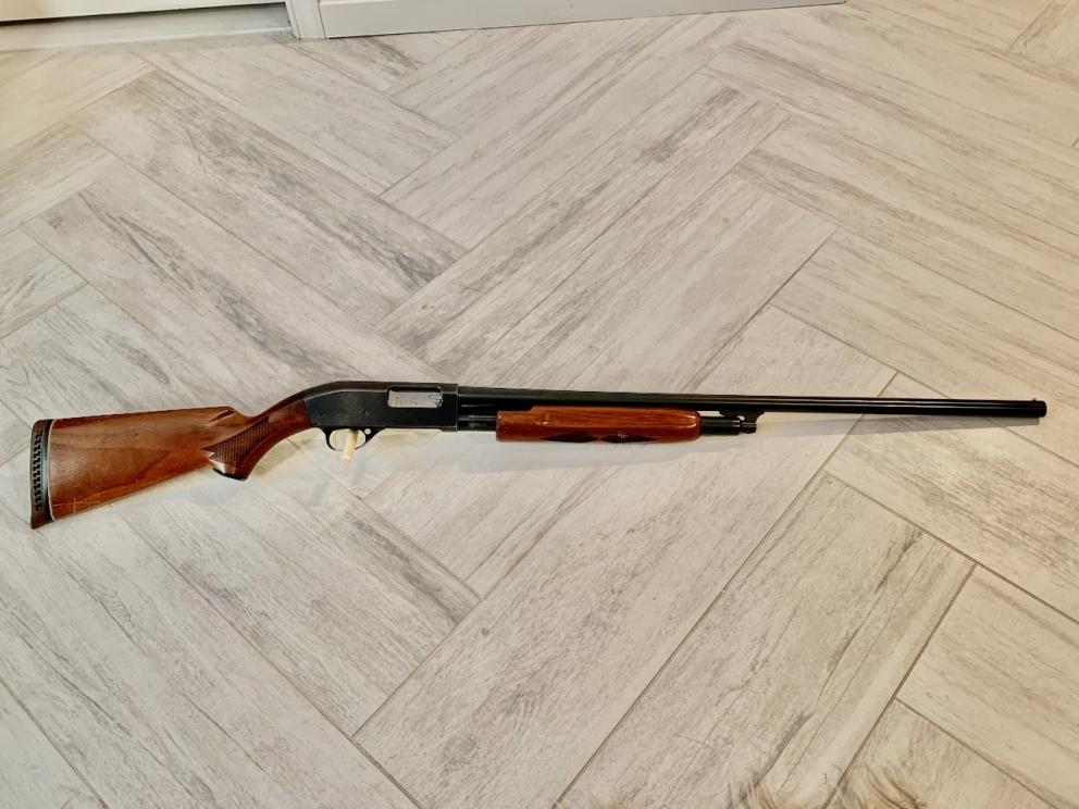 High Standard Sport Deluxe 12G Pump Shotgun, 2 ¾” Sn. 3140667, run and pitting on several places.