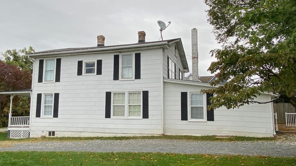 Image for REAL ESTATE - 4 BR/3 BA Home w/Large Detached Garage/Shop on .47 +/- Acres in Downtown Purcellville