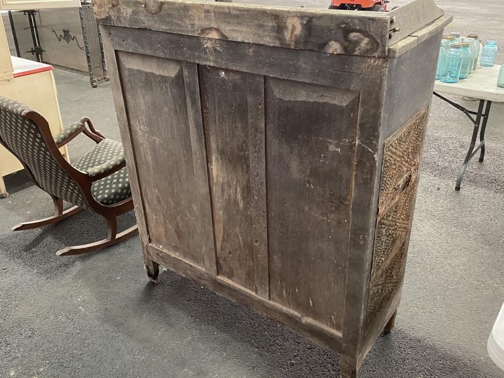 Image for VIRTUAL AUCTION - Antiques, Collectibles, Local Bottles, Jars, Vintage Household Items