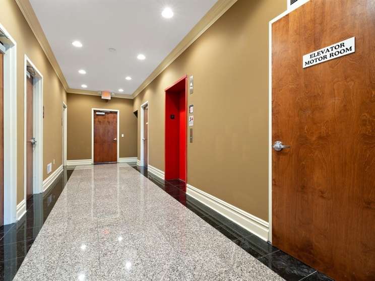 007 1st floor hall