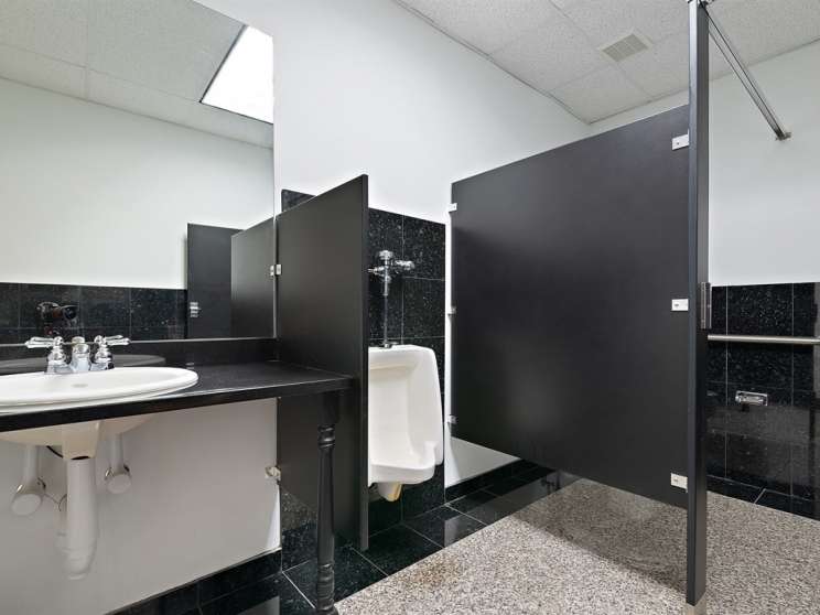 018 1st floor mens room