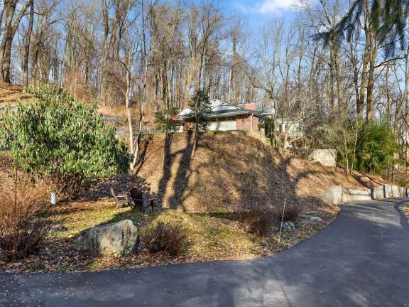 004 driveway view
