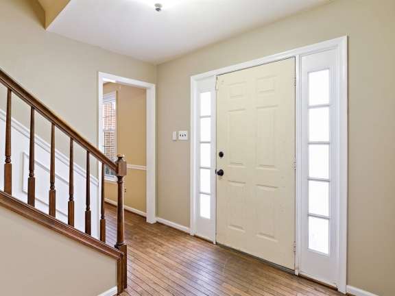 005 foyer
