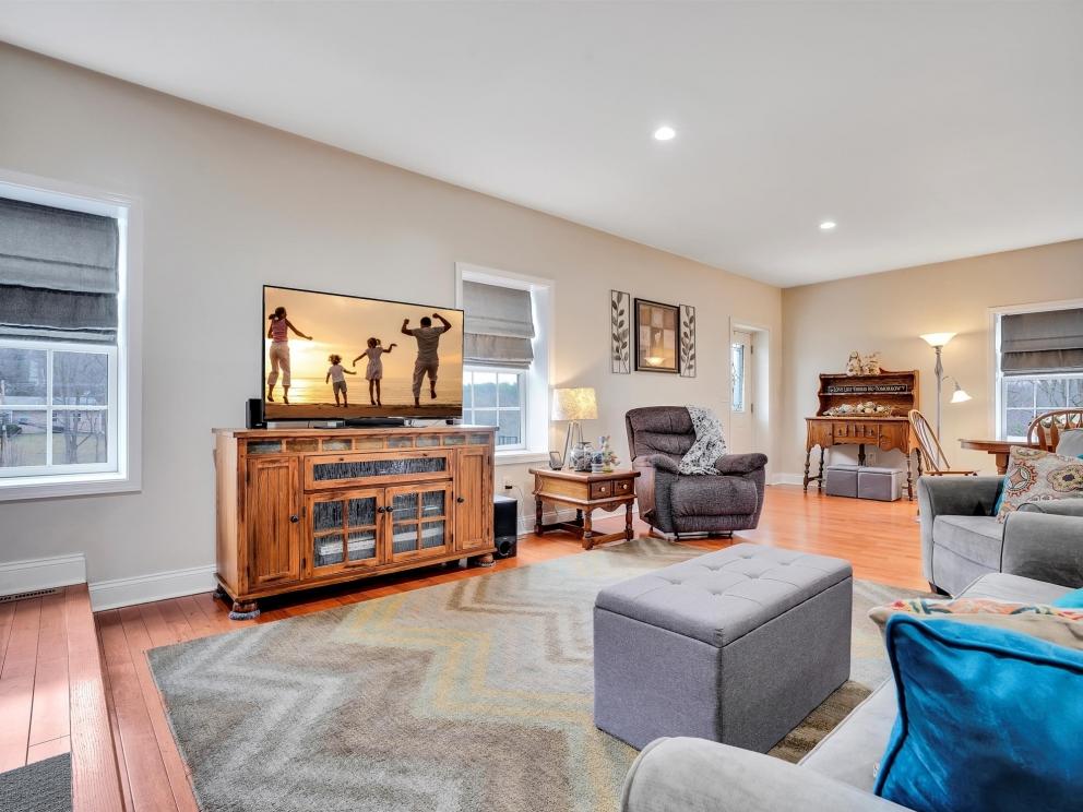 13-living room