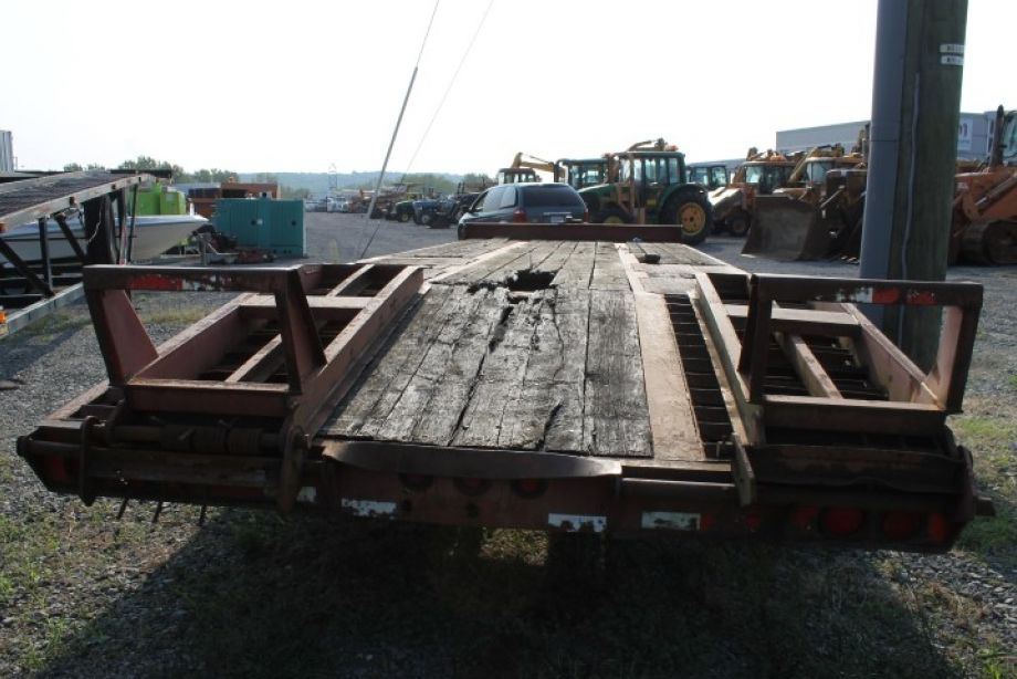 Image for 2005 Eager Beaver 20XPT 27’ T/A Equipment Trailer