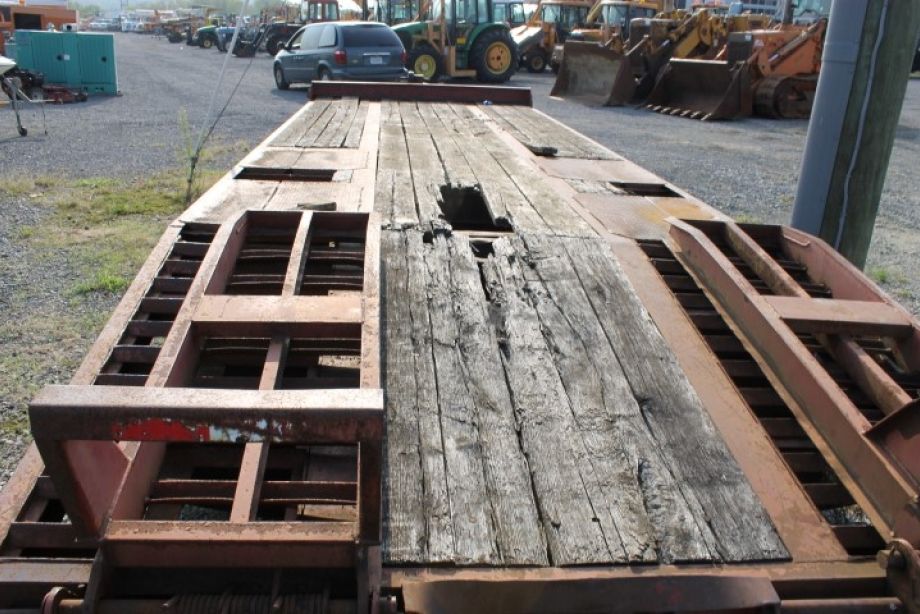 Image for 2005 Eager Beaver 20XPT 27’ T/A Equipment Trailer