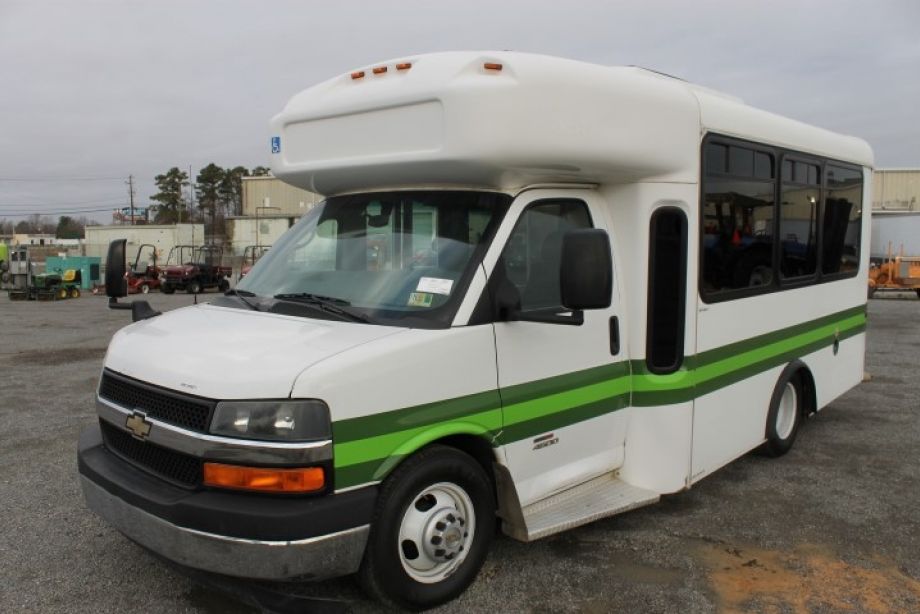 Image for 2010 Chevrolet 4500 Wheelchair Accessible 10-Pass. Shuttle Bus | 129K Miles | 8 Cylinder Diesel