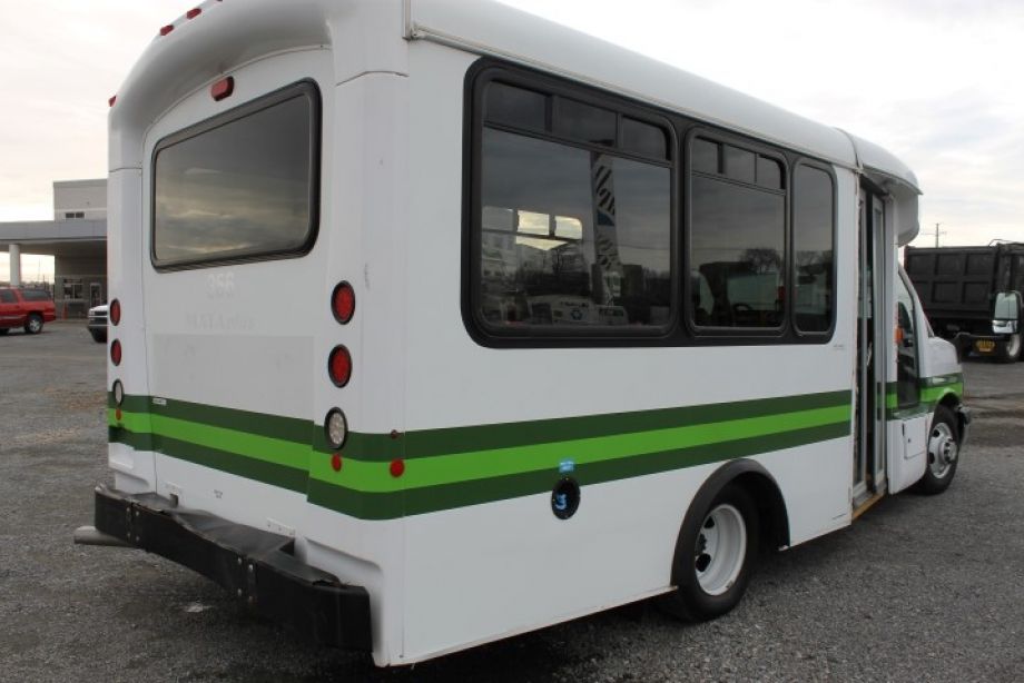 Image for 2010 Chevrolet 4500 Wheelchair Accessible 10-Pass. Shuttle Bus | 129K Miles | 8 Cylinder Diesel