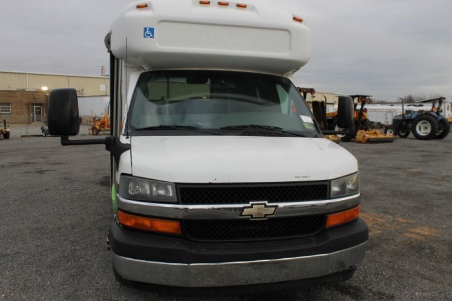 Image for 2010 Chevrolet 4500 Wheelchair Accessible 10-Pass. Shuttle Bus | 129K Miles | 8 Cylinder Diesel