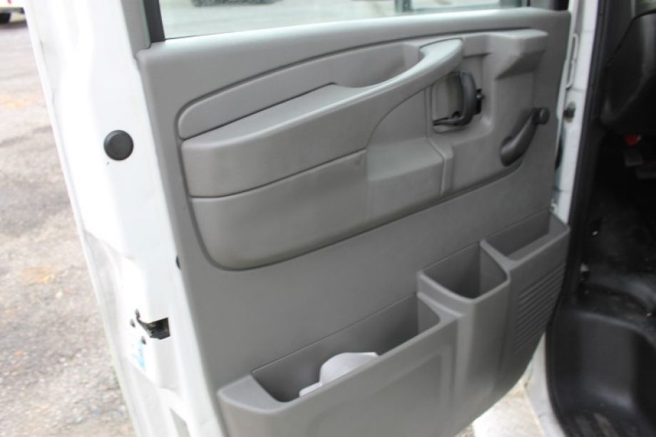 Image for 2010 Chevrolet 4500 Wheelchair Accessible 10-Pass. Shuttle Bus | 129K Miles | 8 Cylinder Diesel