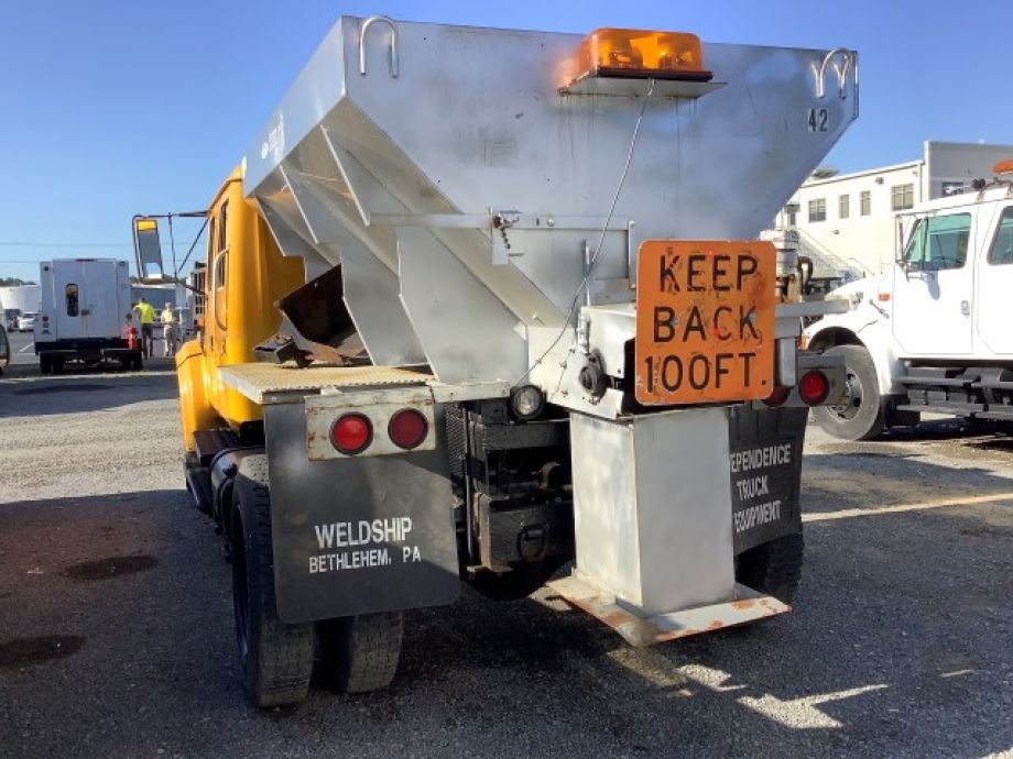 Image for 1994 International 4600 S/A Plow Truck | 8 Cylinder Diesel | Low Miles