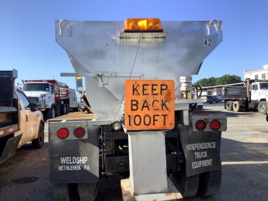 Image for 1994 International 4600 S/A Plow Truck | 8 Cylinder Diesel | Low Miles