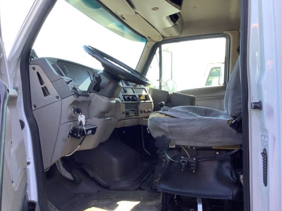 Image for 2006 Sterling 20’ S/A Refrigerated Box Truck | Cat C7 Accert 6 Cylinder Diesel Engine | 124K Miles