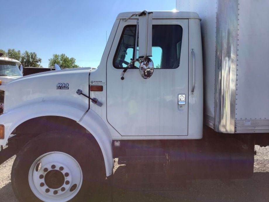 Image for 1999 International 4900 24’ S/A Box/Insulation Truck w/ Blower
