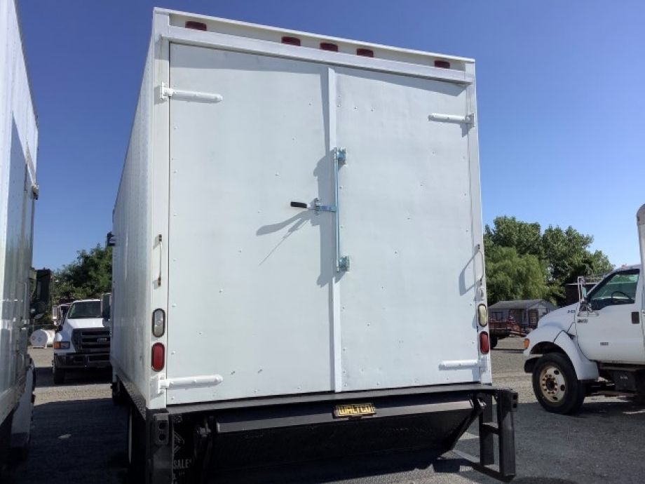 Image for 1999 International 4900 24’ S/A Box/Insulation Truck w/ Blower