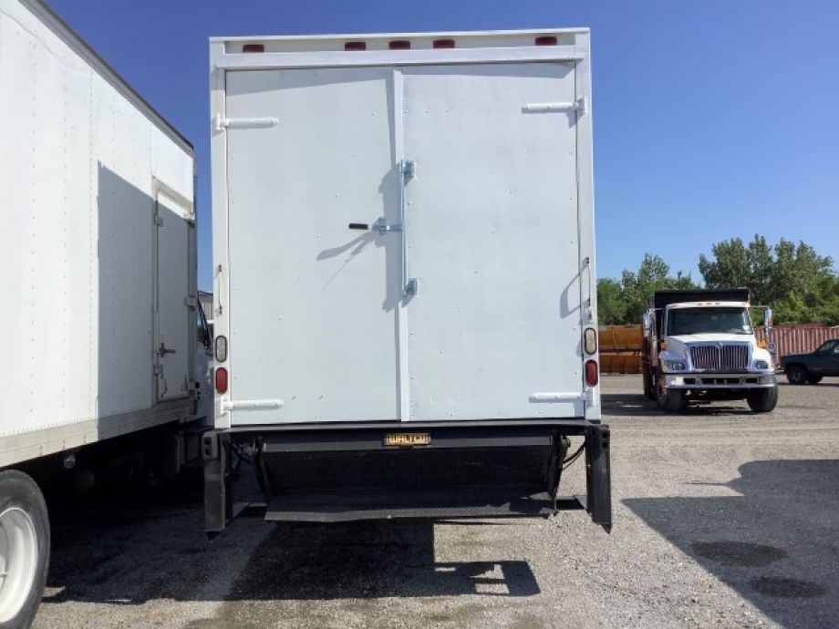 Image for 1999 International 4900 24’ S/A Box/Insulation Truck w/ Blower