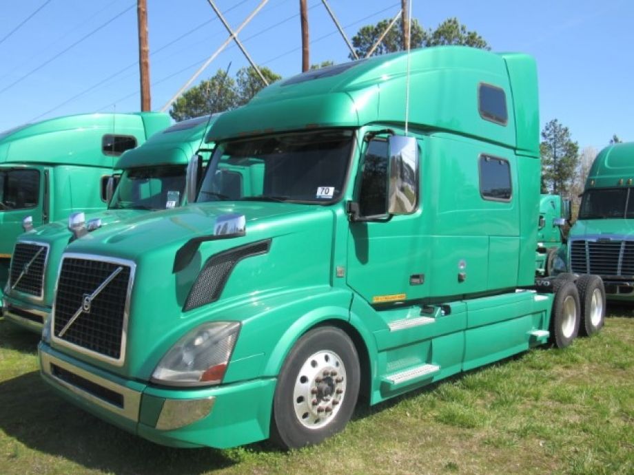 Image for EXTREMELY WELL-MAINTAINED! (14) 2011 - 2016 Volvo T/A Sleeper Cab Road Tractors