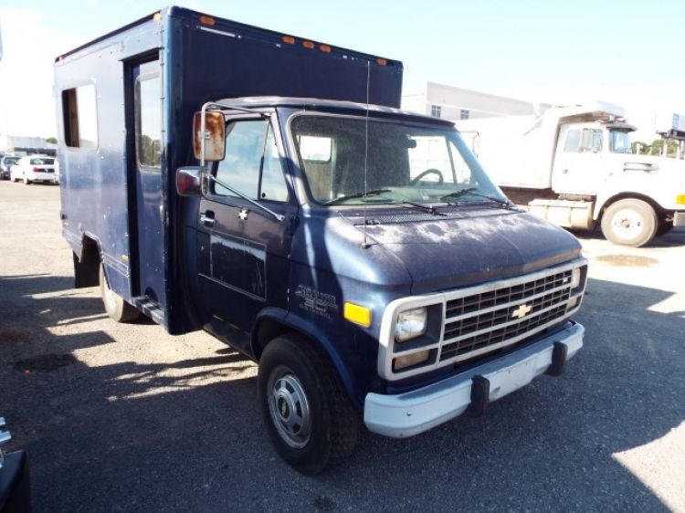 1995 Chevrolet 30 Box Truck